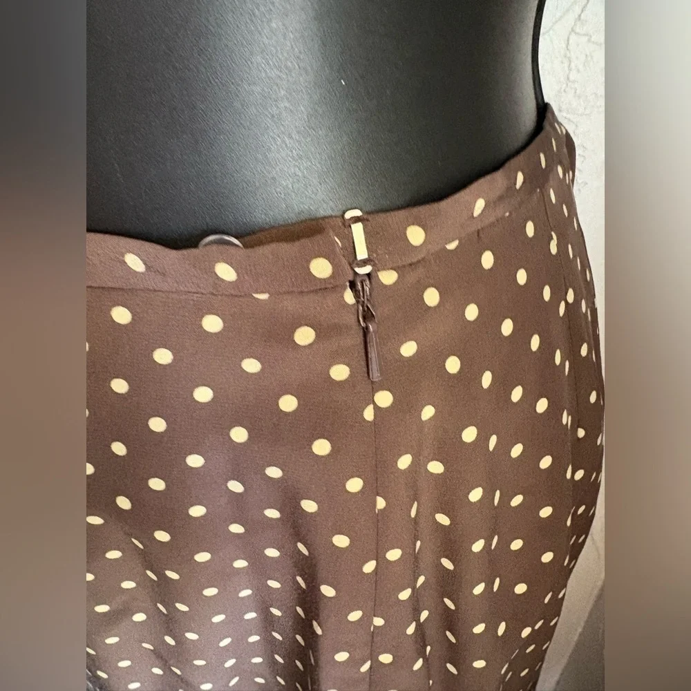Kate Hill  Brown Polka Dot 100% Silk Skirt Straight Ruffle Bottom Sz 8 preloved - Picture 6 of 8
